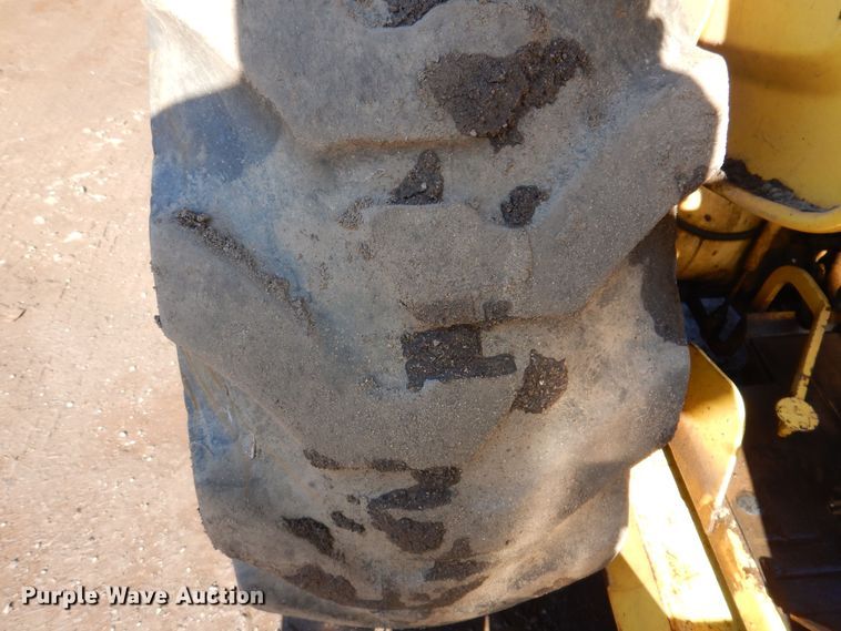 image for item DL7944 2000 New Holland 545D landscape tractor