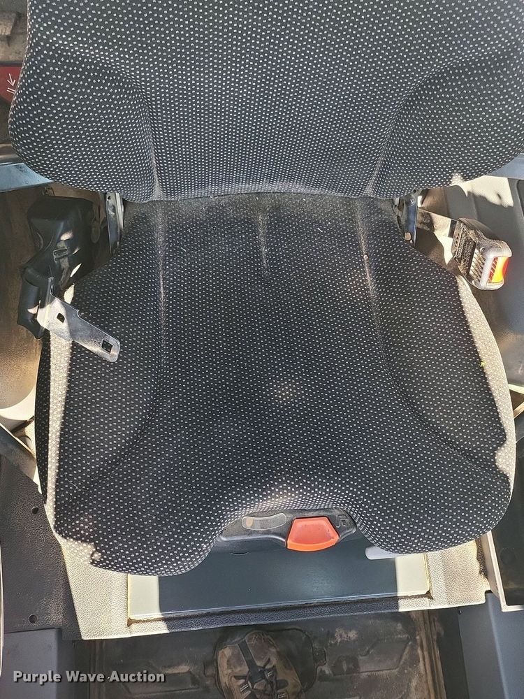 image for item DL7947 2022 Bobcat  T76 tracked skid steer loader