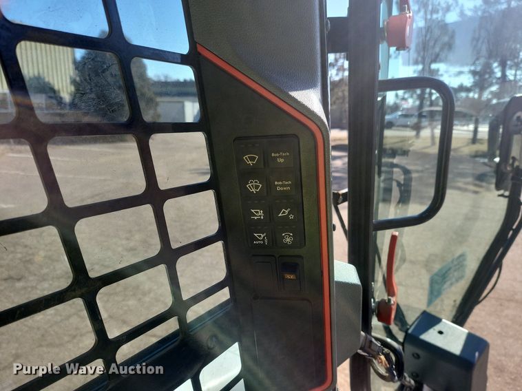 image for item DL7947 2022 Bobcat  T76 tracked skid steer loader