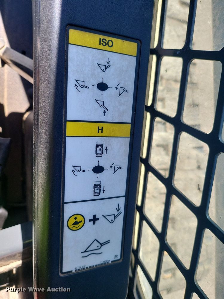 image for item DL7947 2022 Bobcat  T76 tracked skid steer loader