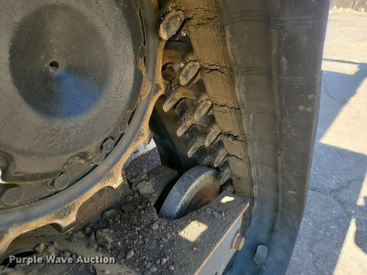 image for item DL7947 2022 Bobcat  T76 tracked skid steer loader