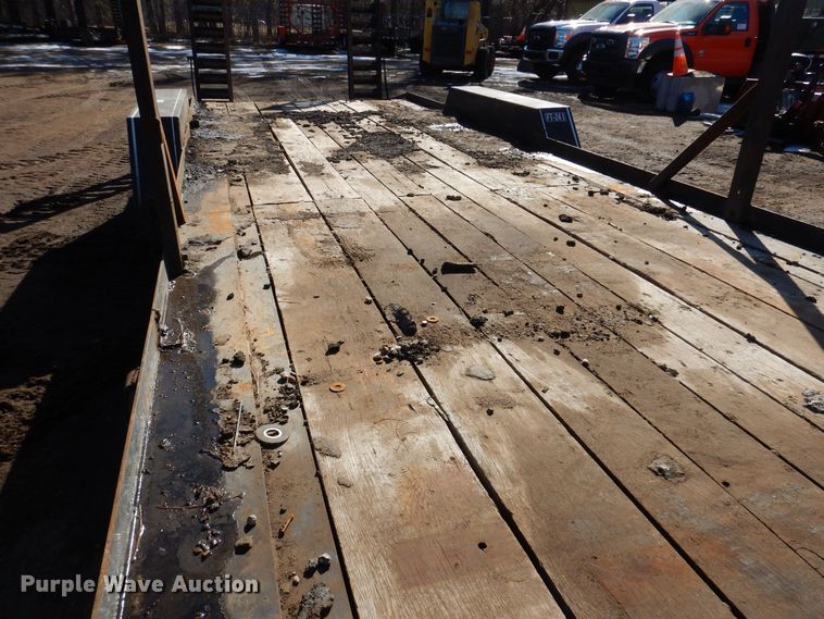 image for item DL7952 2016 Felling FT24 equipment trailer