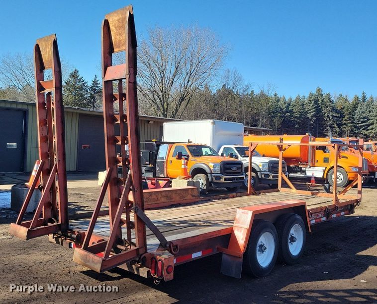 image for item DL7953 2000 Towmaster T-16DD equipment trailer