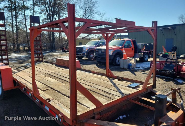 image for item DL7953 2000 Towmaster T-16DD equipment trailer