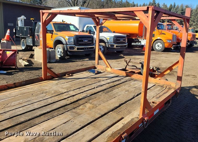 image for item DL7953 2000 Towmaster T-16DD equipment trailer