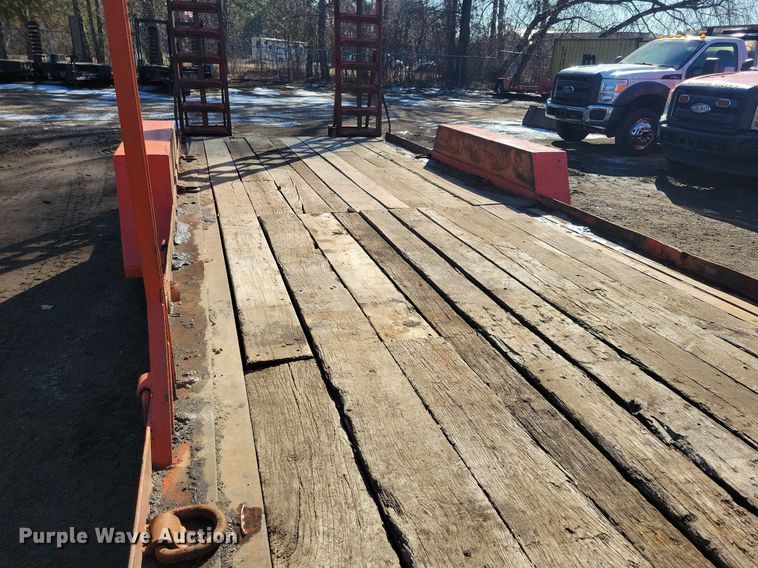 image for item DL7953 2000 Towmaster T-16DD equipment trailer