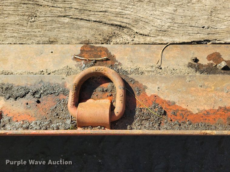 image for item DL7953 2000 Towmaster T-16DD equipment trailer