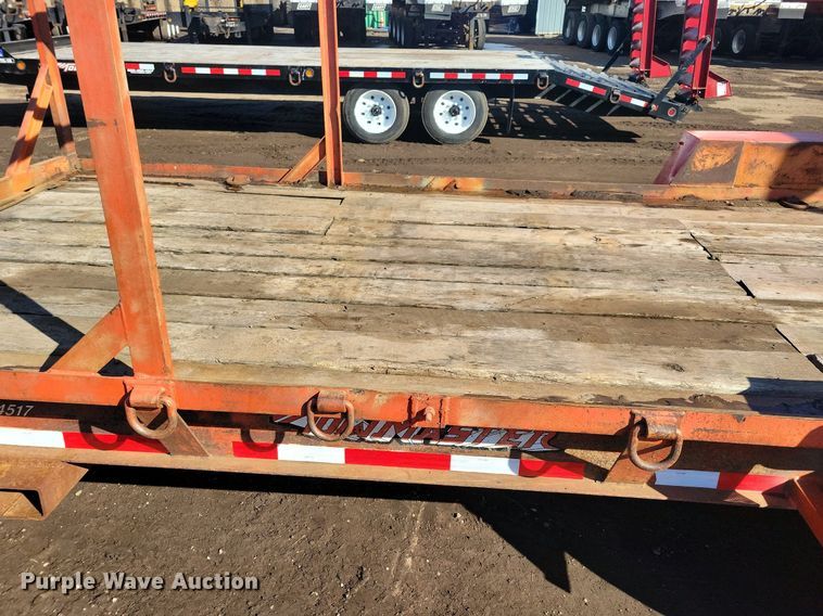 image for item DL7953 2000 Towmaster T-16DD equipment trailer
