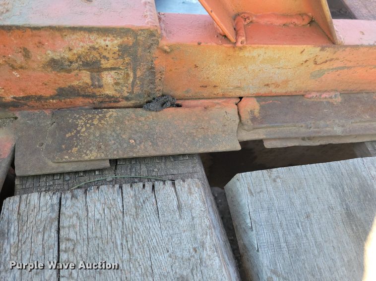 image for item DL7953 2000 Towmaster T-16DD equipment trailer