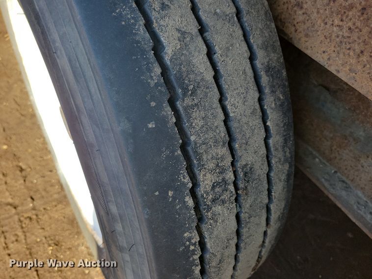 image for item DL7953 2000 Towmaster T-16DD equipment trailer