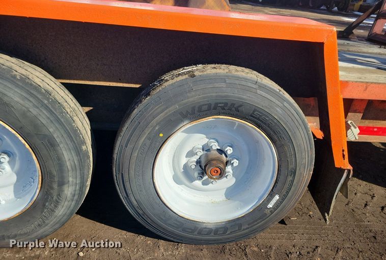 image for item DL7953 2000 Towmaster T-16DD equipment trailer