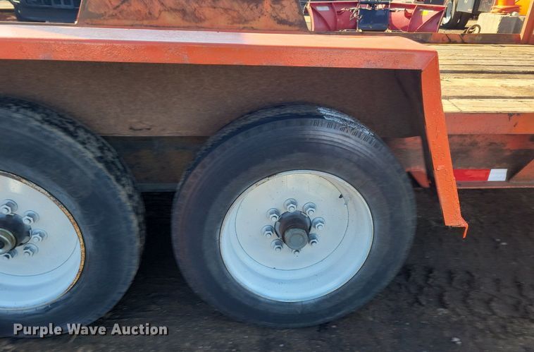 image for item DL7953 2000 Towmaster T-16DD equipment trailer