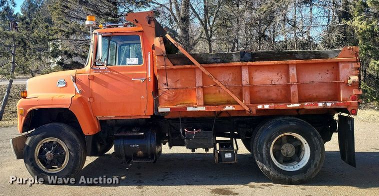 image for item DL7957 1980 Ford 8000 dump truck
