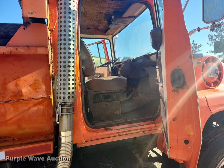 image for item DL7957 1980 Ford 8000 dump truck