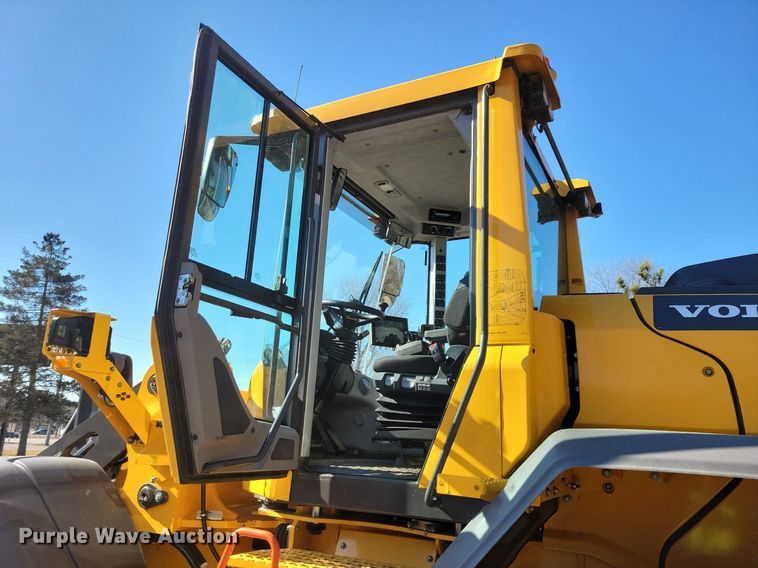 image for item DL7964 2022 Volvo L90H wheel loader