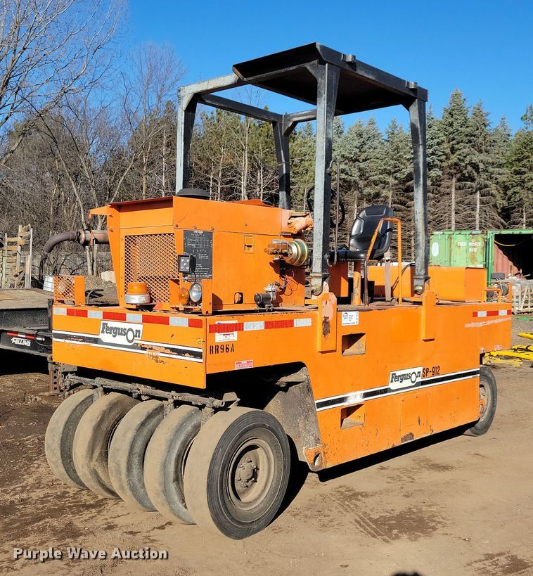 image for item DL7966 Ferguson SP-912 pneumatic roller