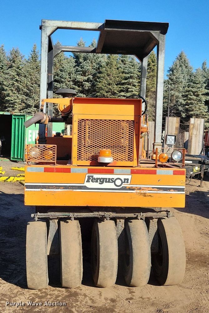 image for item DL7966 Ferguson SP-912 pneumatic roller