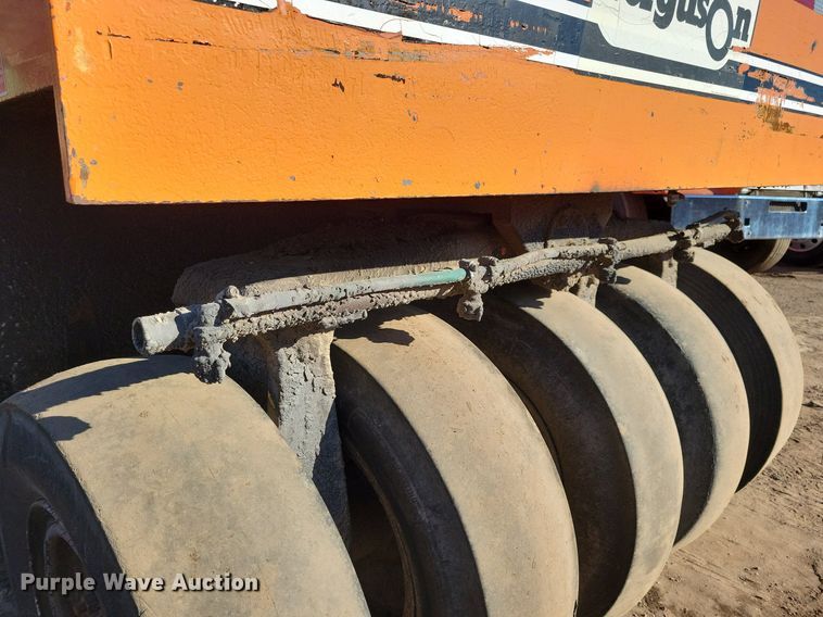 image for item DL7966 Ferguson SP-912 pneumatic roller