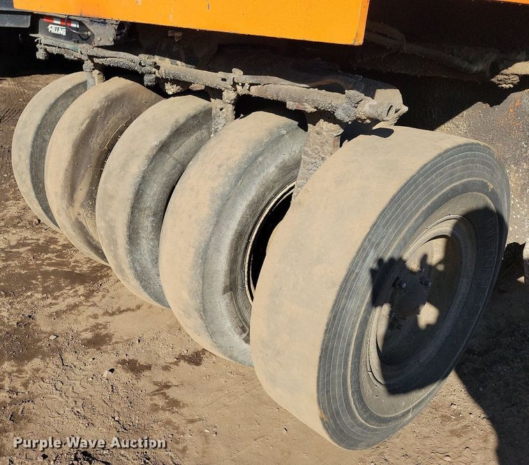 image for item DL7966 Ferguson SP-912 pneumatic roller