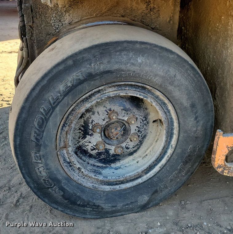 image for item DL7966 Ferguson SP-912 pneumatic roller