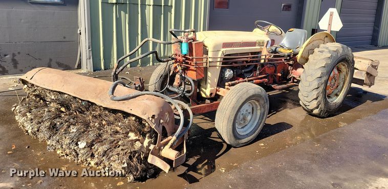 image for item DL7967 Ford 2000 Industrial landscape tractor