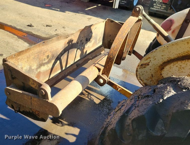 image for item DL7967 Ford 2000 Industrial landscape tractor