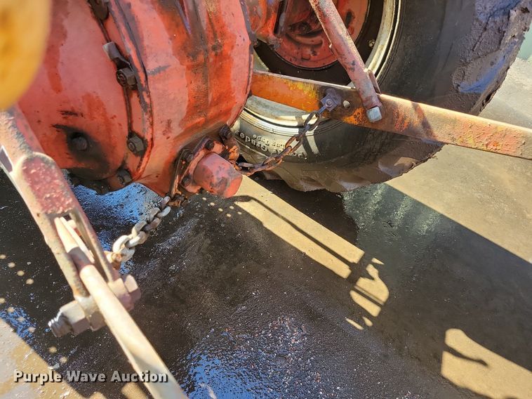 image for item DL7967 Ford 2000 Industrial landscape tractor