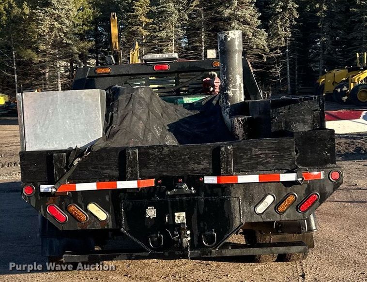 image for item DO3168 2012 Ford  F550 flatbed truck