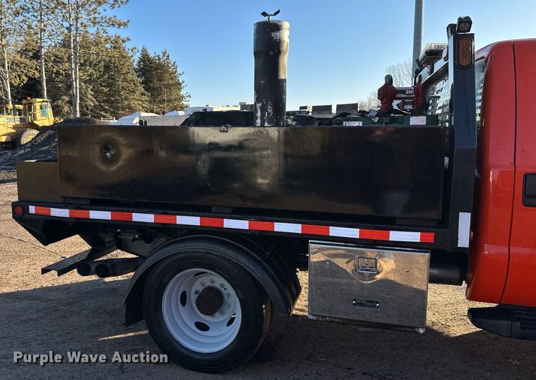 image for item DO3168 2012 Ford  F550 flatbed truck