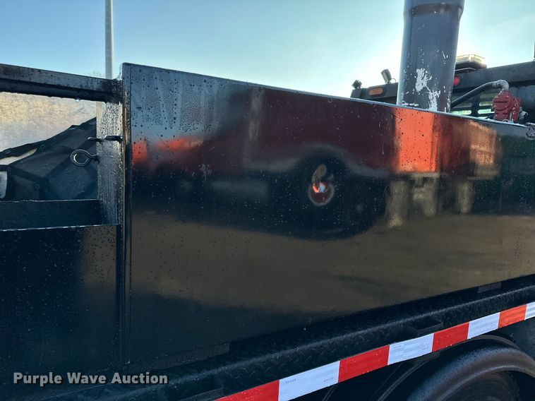 image for item DO3168 2012 Ford  F550 flatbed truck