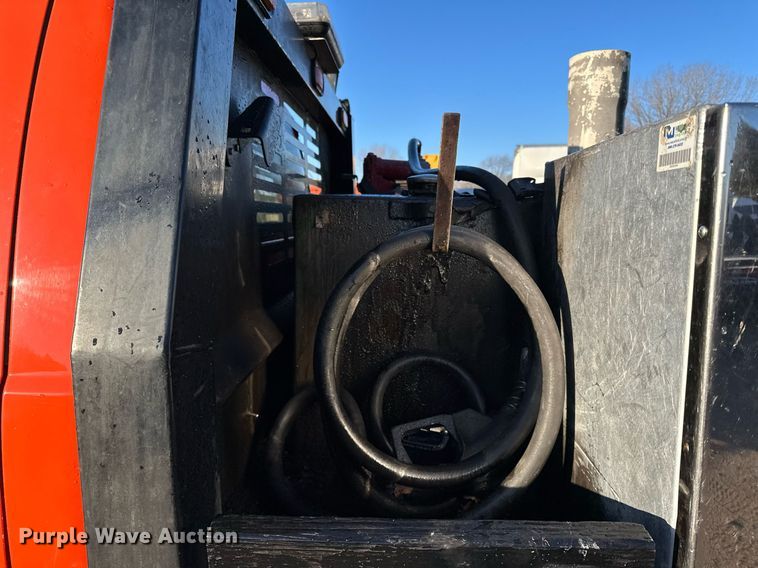 image for item DO3168 2012 Ford  F550 flatbed truck