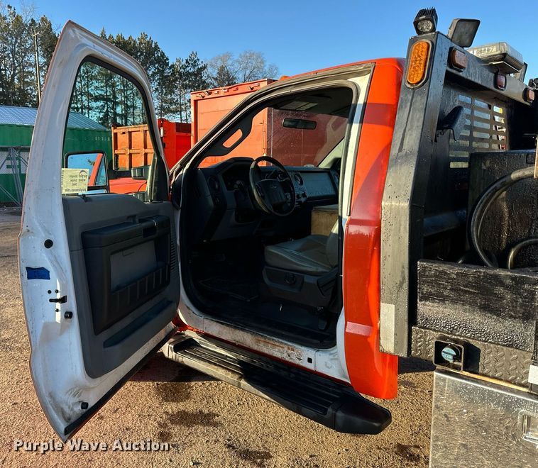 image for item DO3168 2012 Ford  F550 flatbed truck