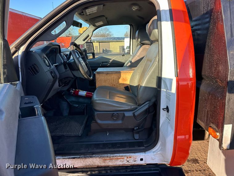 image for item DO3168 2012 Ford  F550 flatbed truck