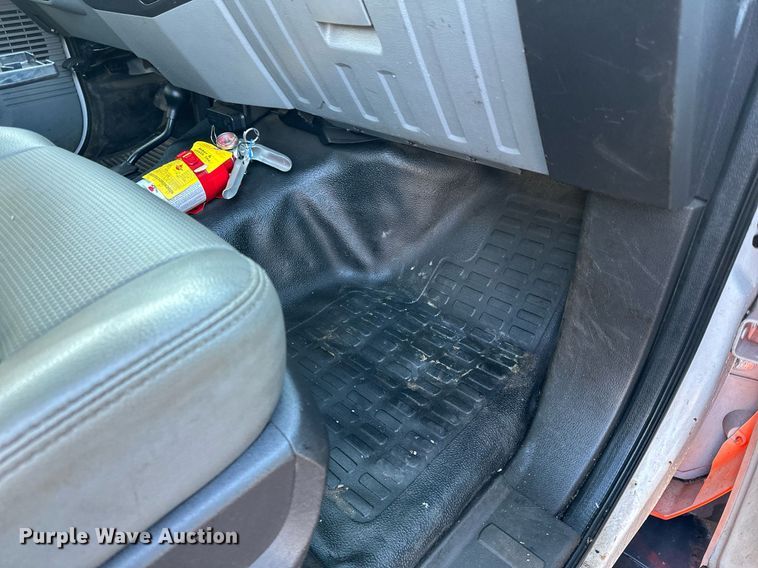 image for item DO3168 2012 Ford  F550 flatbed truck