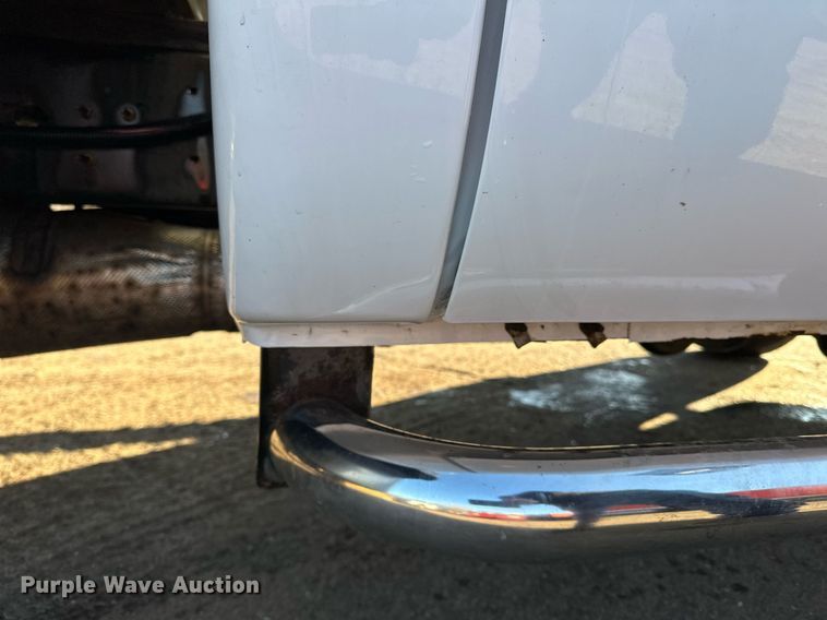 image for item DO3169 2016 Ford F550 Super Duty XL box truck