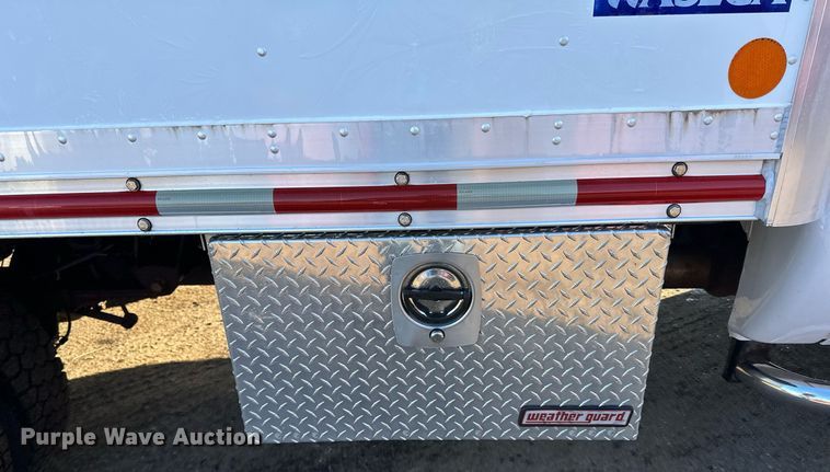 image for item DO3169 2016 Ford F550 Super Duty XL box truck