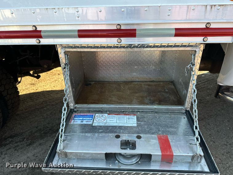 image for item DO3169 2016 Ford F550 Super Duty XL box truck