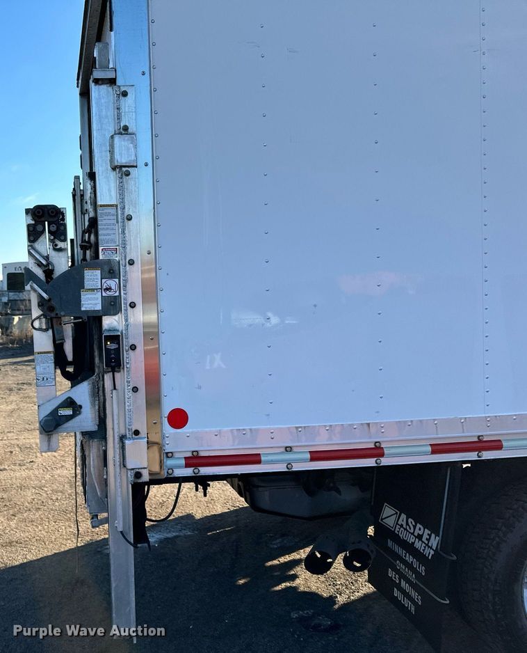 image for item DO3169 2016 Ford F550 Super Duty XL box truck