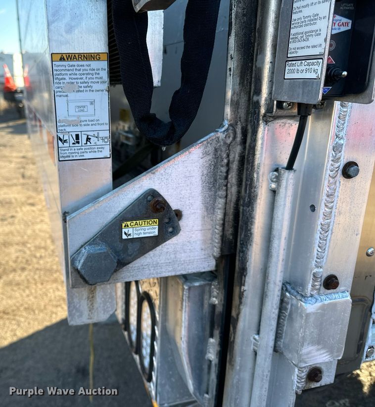 image for item DO3169 2016 Ford F550 Super Duty XL box truck