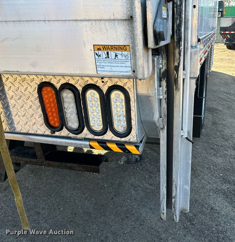 image for item DO3169 2016 Ford F550 Super Duty XL box truck