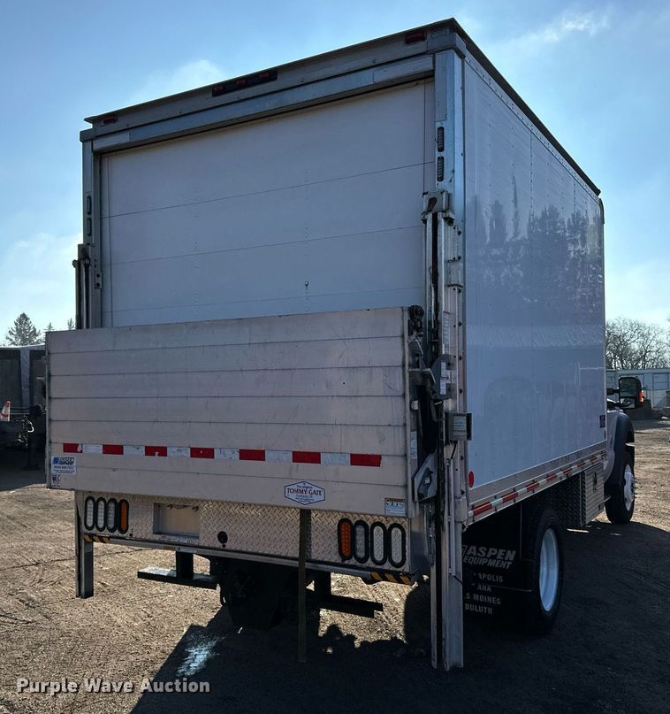 image for item DO3169 2016 Ford F550 Super Duty XL box truck