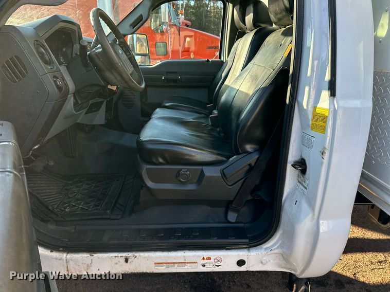 image for item DO3169 2016 Ford F550 Super Duty XL box truck