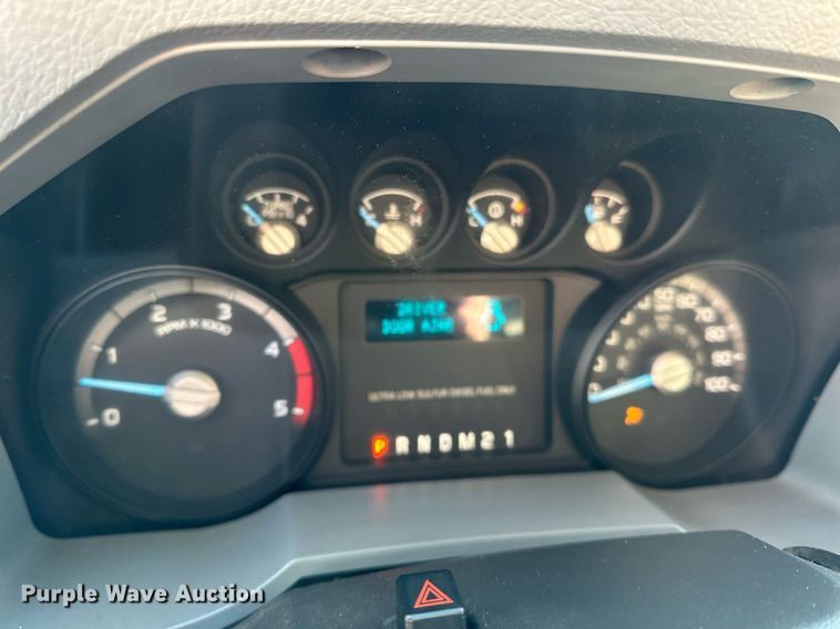 image for item DO3169 2016 Ford F550 Super Duty XL box truck