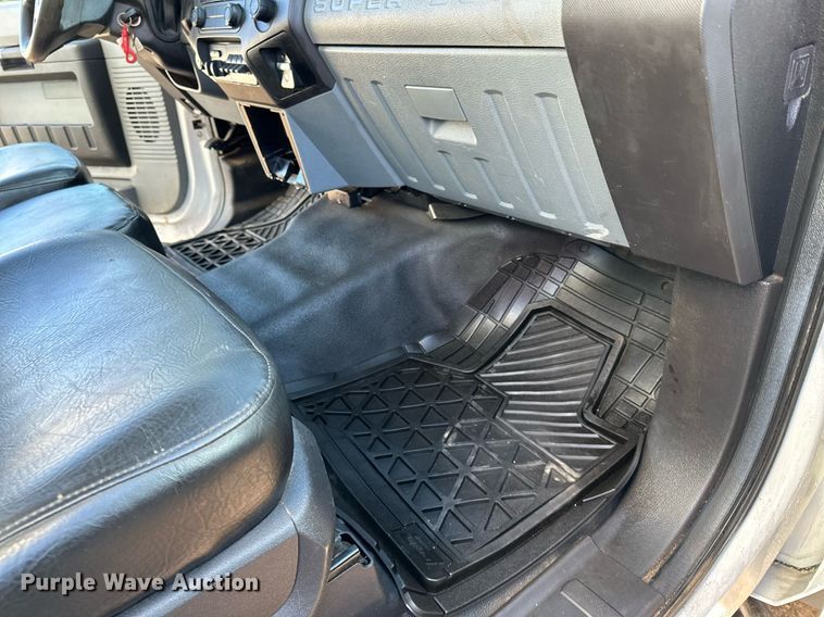 image for item DO3169 2016 Ford F550 Super Duty XL box truck