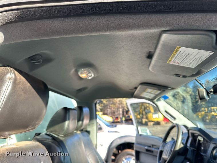 image for item DO3169 2016 Ford F550 Super Duty XL box truck