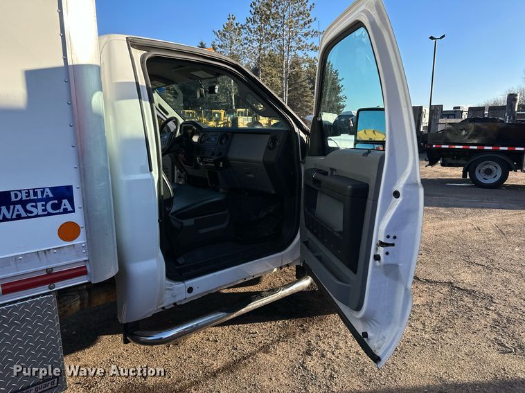 image for item DO3169 2016 Ford F550 Super Duty XL box truck