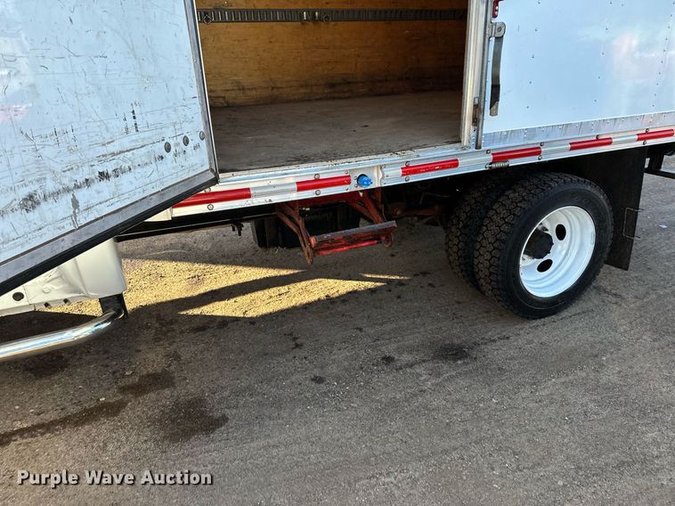 image for item DO3169 2016 Ford F550 Super Duty XL box truck