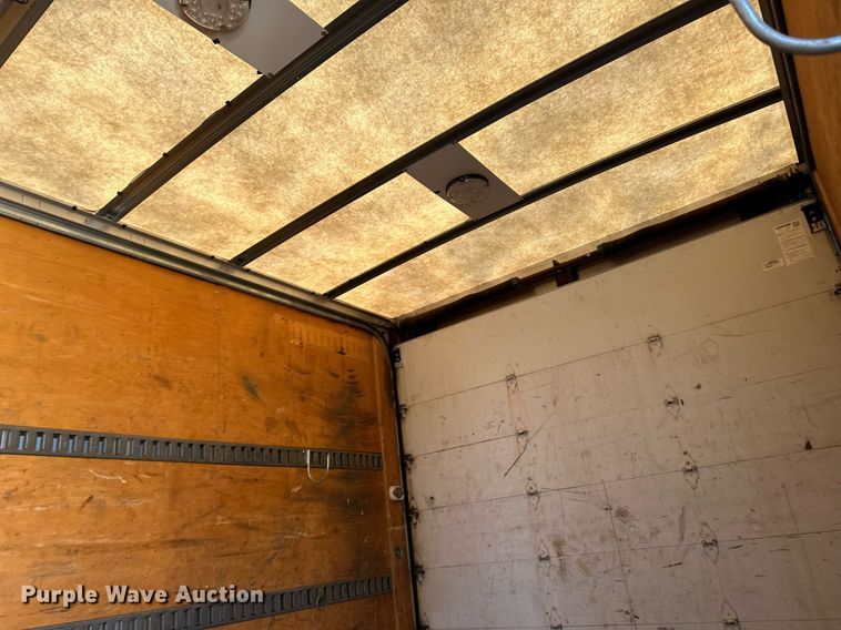 image for item DO3169 2016 Ford F550 Super Duty XL box truck