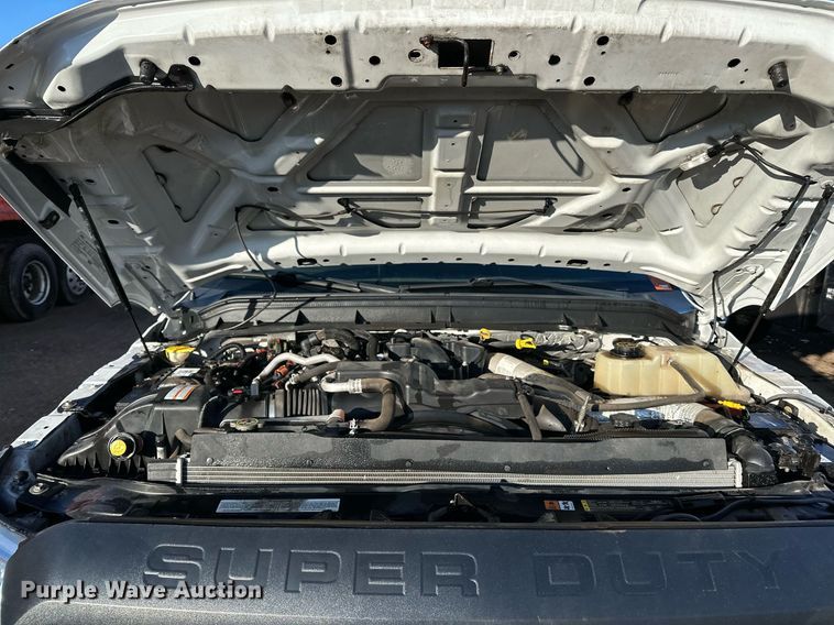 image for item DO3169 2016 Ford F550 Super Duty XL box truck