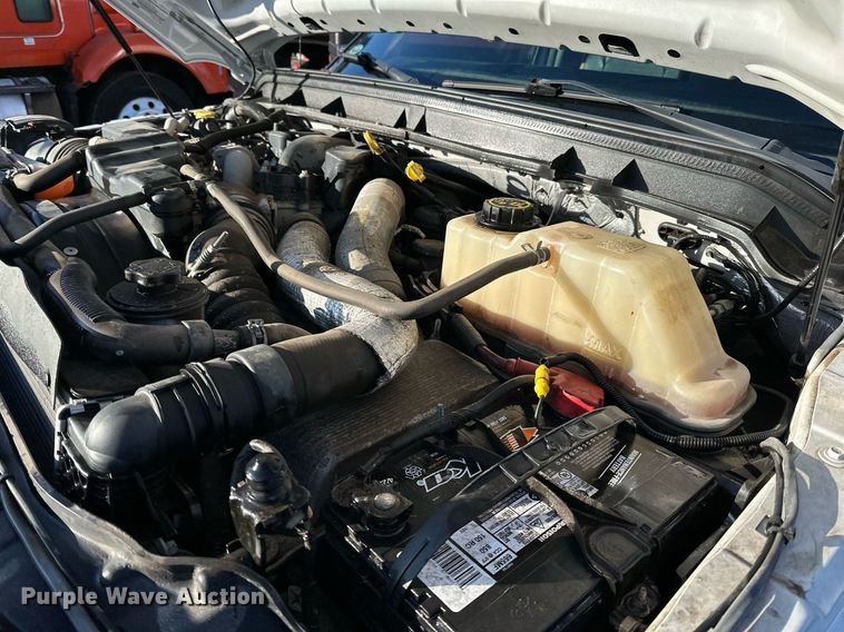 image for item DO3169 2016 Ford F550 Super Duty XL box truck